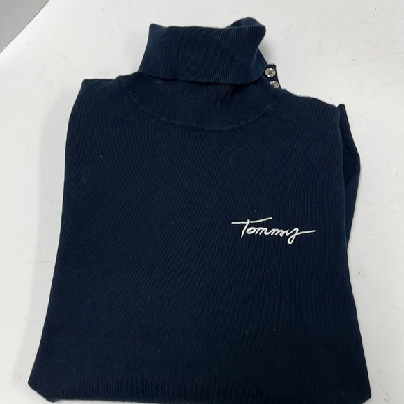 Tommy Hilfiger navy blue sweater! - Picture 3 of 5